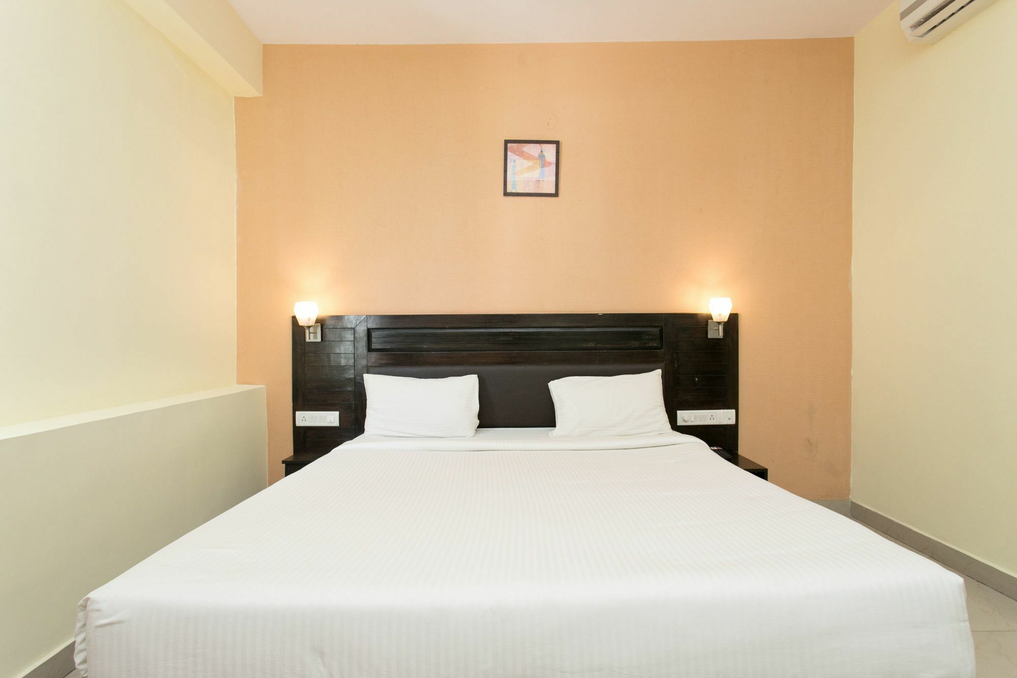 Oyo 10378 Hotel Hibiscus Mayflower Bangalore Dış mekan fotoğraf