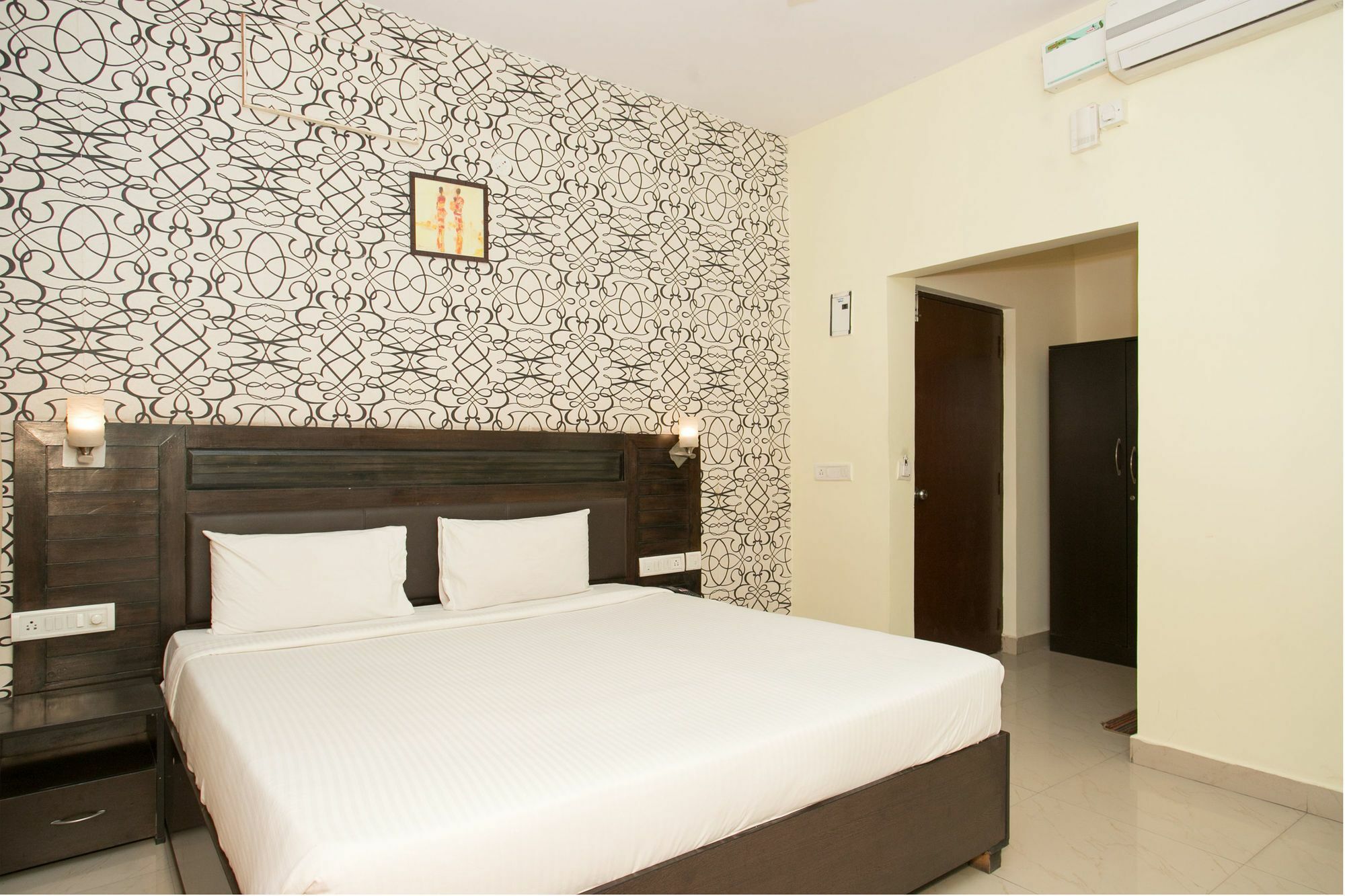 Oyo 10378 Hotel Hibiscus Mayflower Bangalore Dış mekan fotoğraf