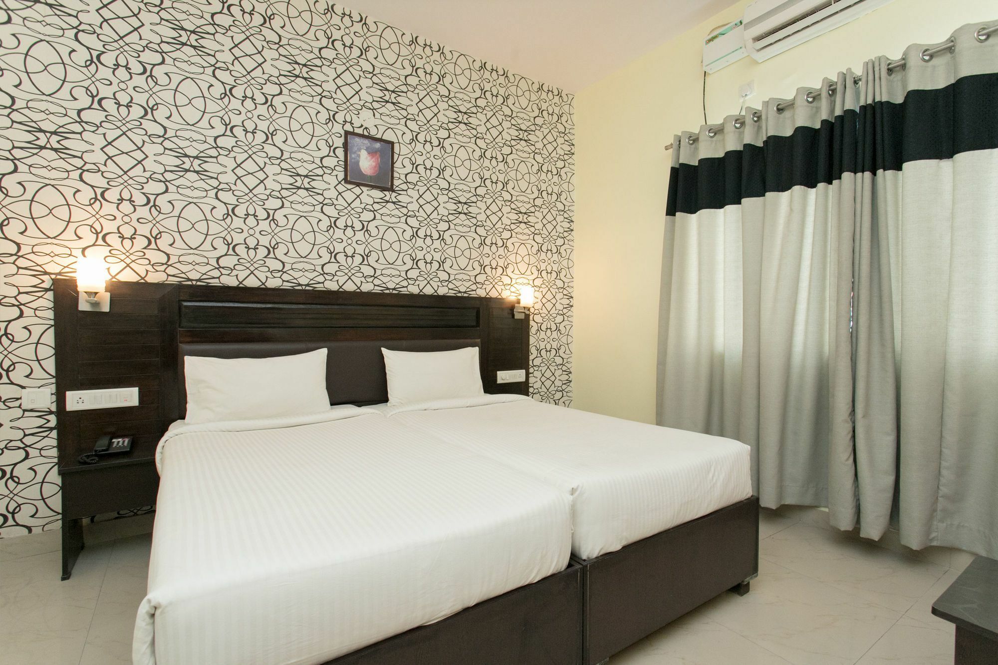 Oyo 10378 Hotel Hibiscus Mayflower Bangalore Dış mekan fotoğraf