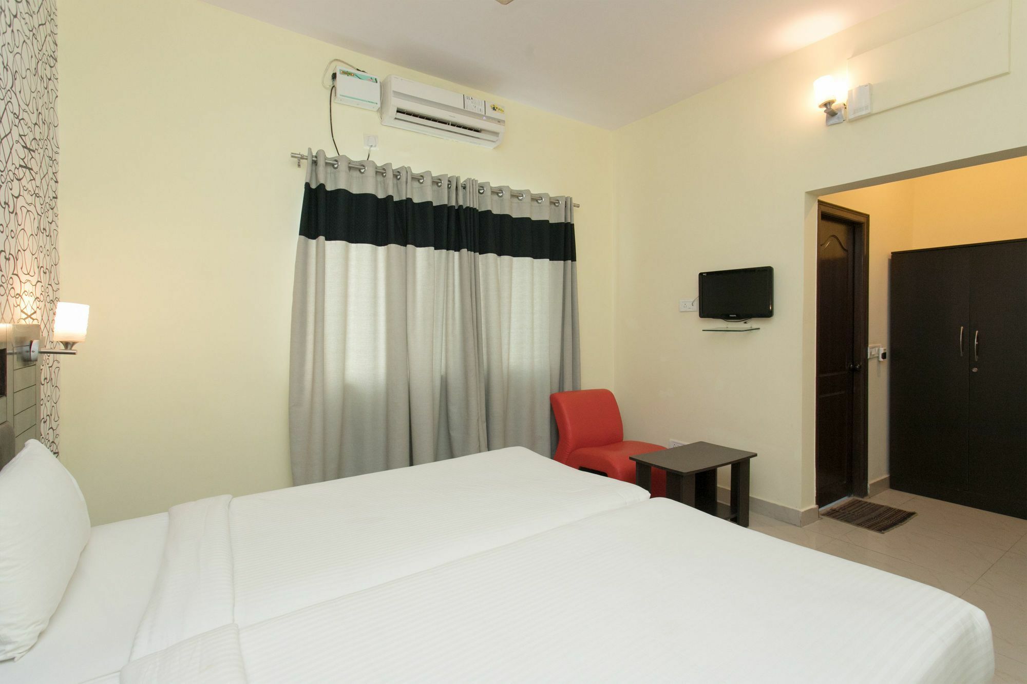 Oyo 10378 Hotel Hibiscus Mayflower Bangalore Dış mekan fotoğraf