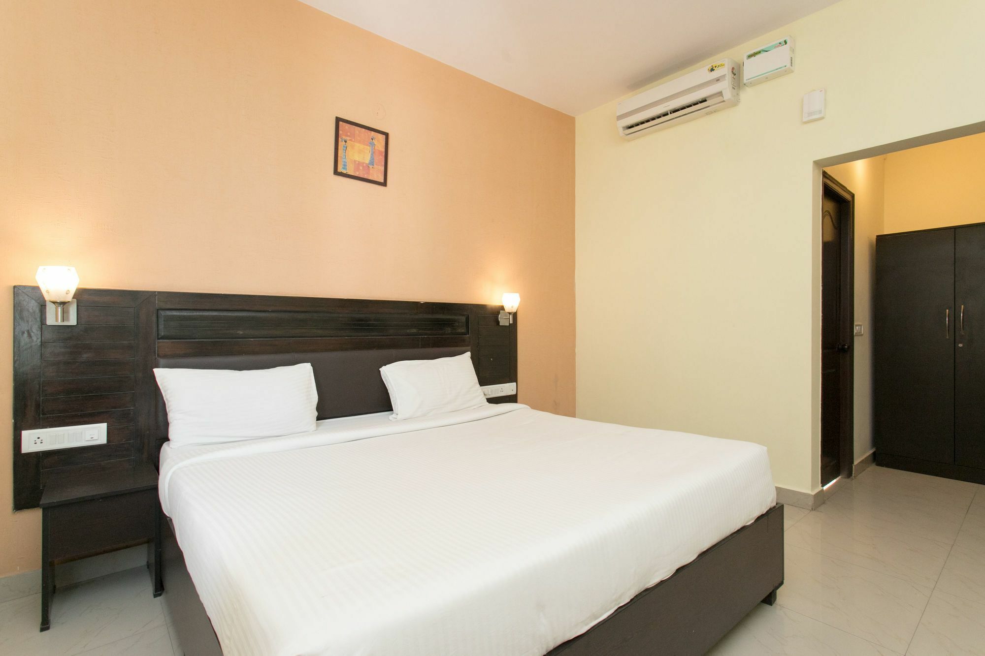 Oyo 10378 Hotel Hibiscus Mayflower Bangalore Dış mekan fotoğraf